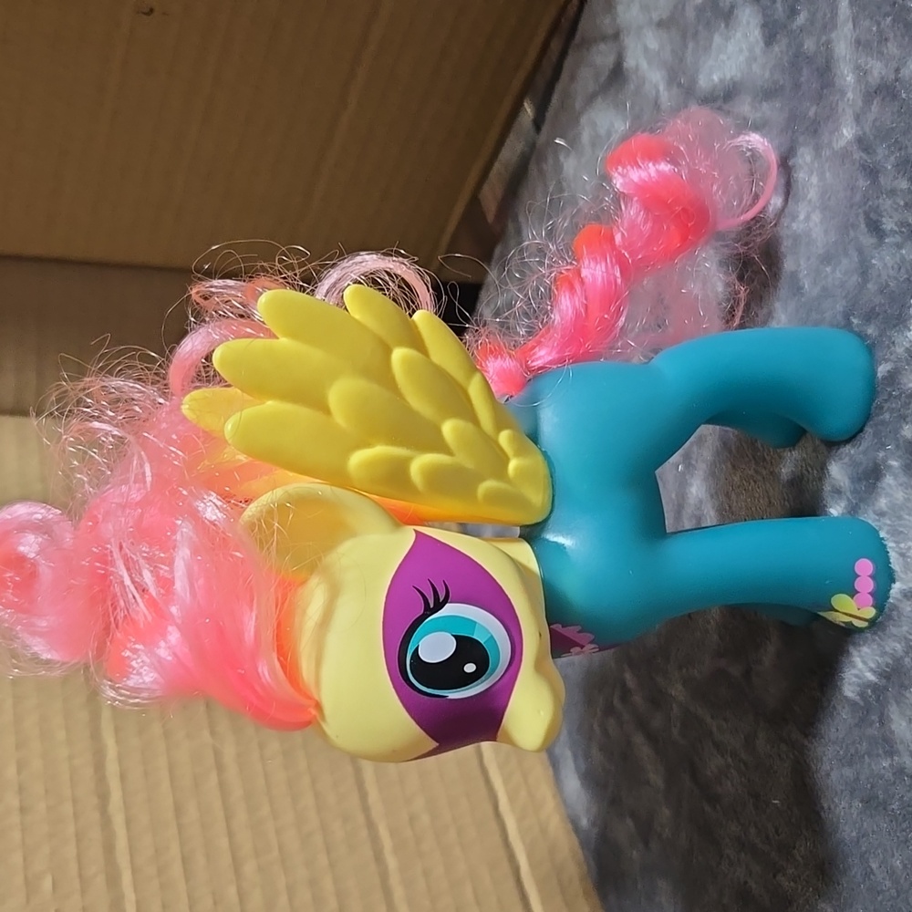 My Little Pony Power Ponies Fluttershy figure